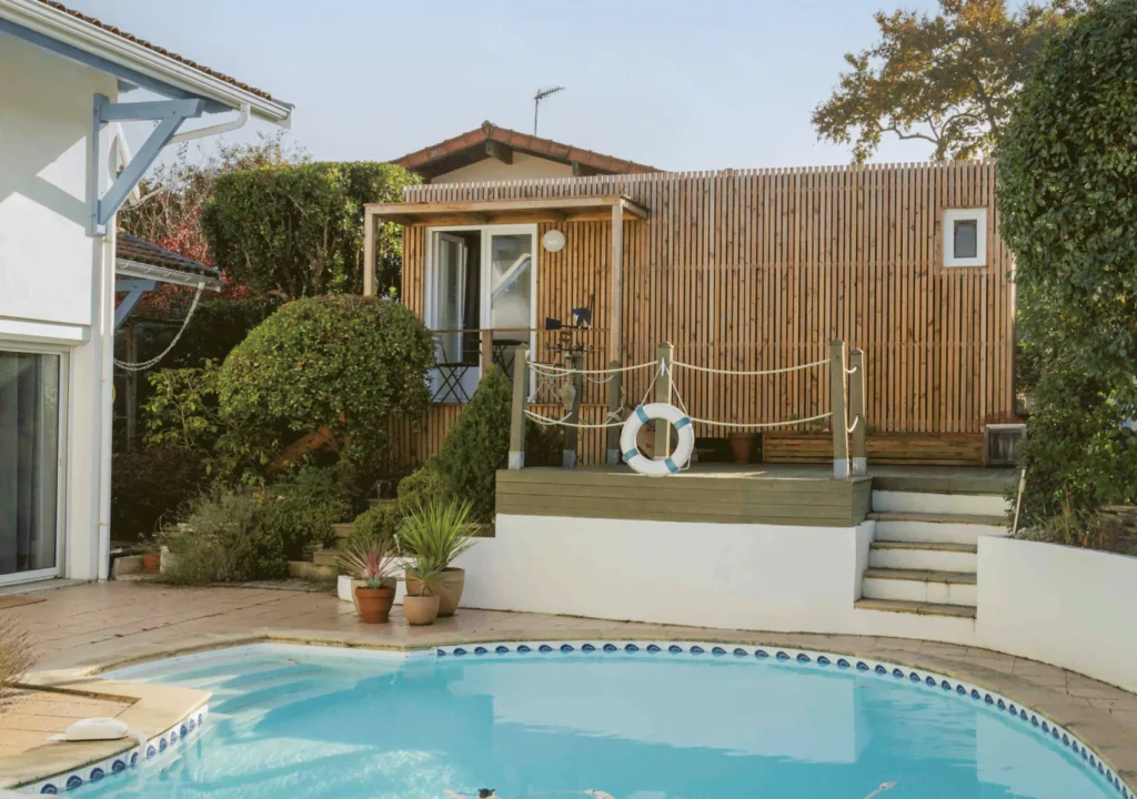 poolhouse